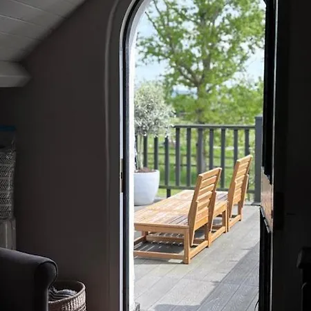 Romantic Countryside Retreat At Legan Castle With Hot Tub