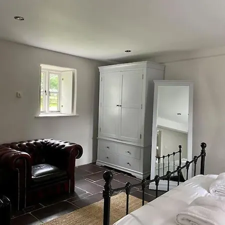 Romantic Countryside Retreat At Legan Castle With Hot Tub * Thomastown (Kilkenny)
